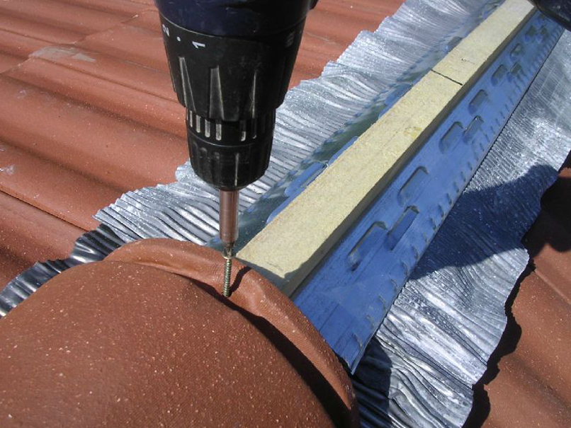 Travaux de rénovation et d'entretien de toiture
