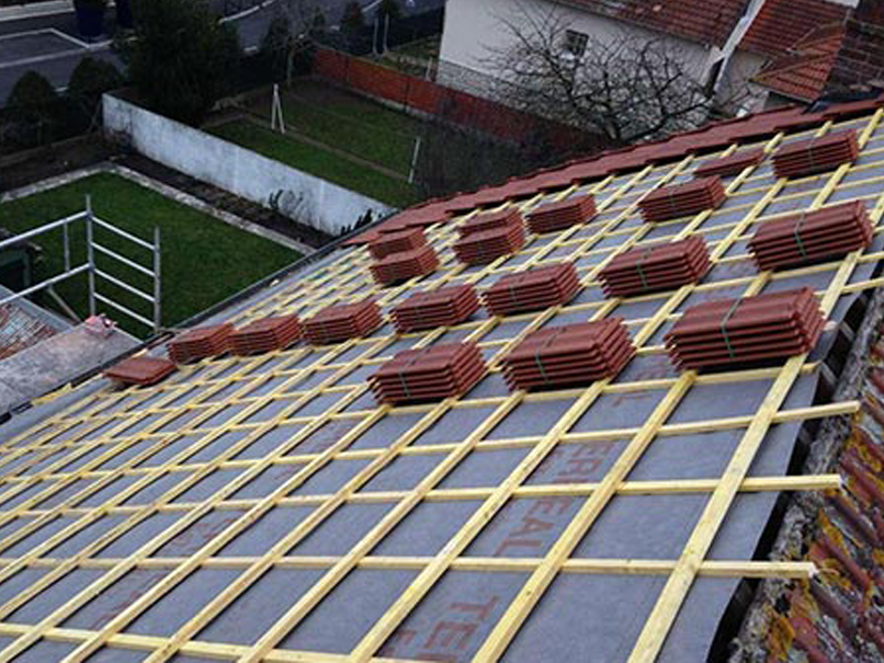Travaux de rénovation et d'entretien de toiture